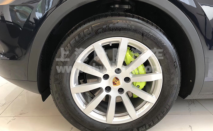 葉隆現車保時(shí)捷cayenne E-Hybrid 黑(hēi)黑(hēi)實拍(pāi)04.jpg