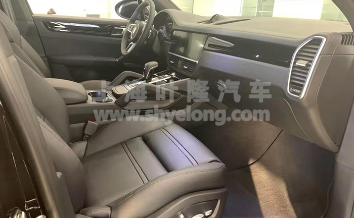 葉隆現車保時(shí)捷cayenne E-Hybrid 黑(hēi)黑(hēi)實拍(pāi)08.jpg
