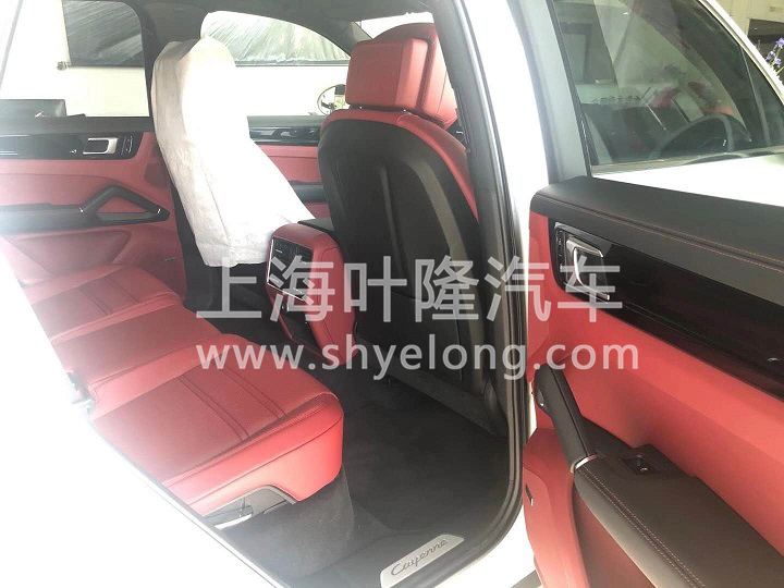 保時(shí)捷卡宴S白紅展廳現車 (3).jpg
