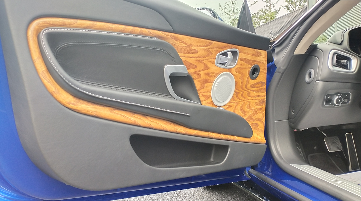 阿斯頓馬丁 DB11 (2).png