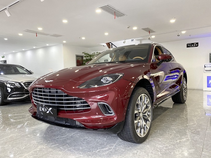 阿斯頓馬丁DBX 展廳現車 新車到店(diàn)葉隆汽車