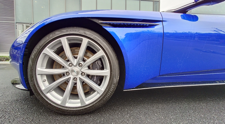 阿斯頓馬丁 DB11 (7).png